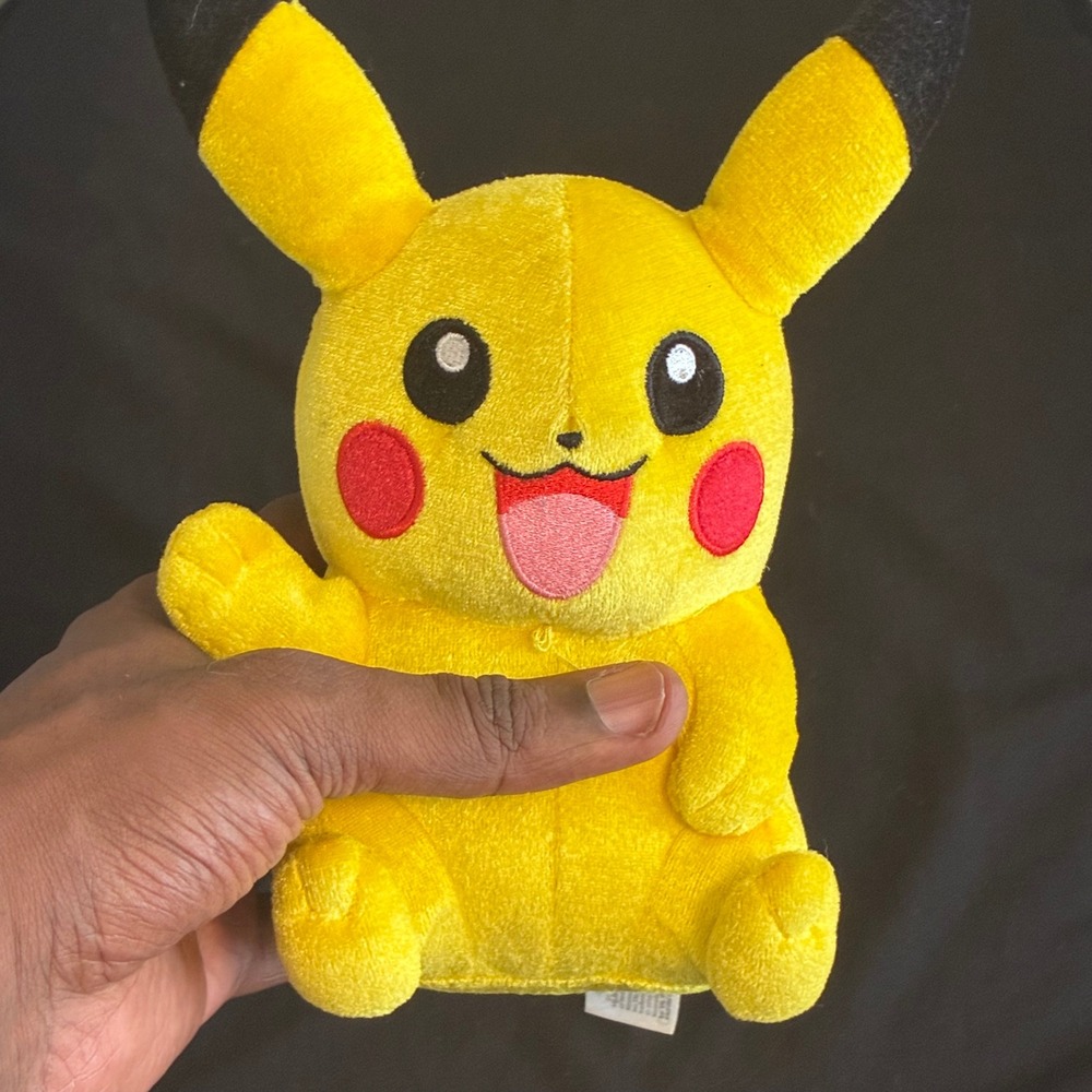 Tomy Pikachu Plush Toy Unisex 8 Inch Yellow Waving Pose T18735